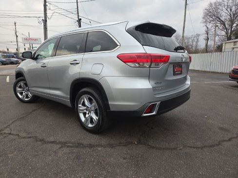 Used 2019 Toyota Highlander Limited image 4