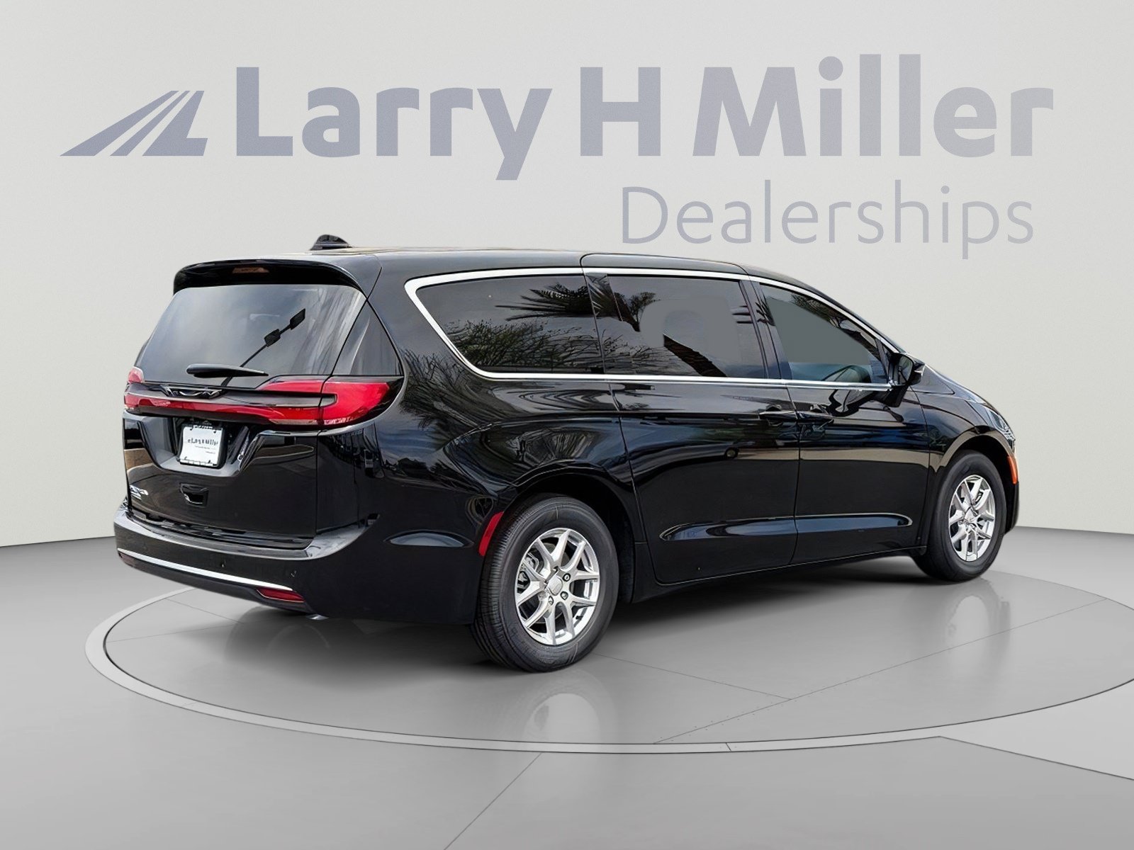 New 2027 Chrysler Pacifica Select FWD image 6