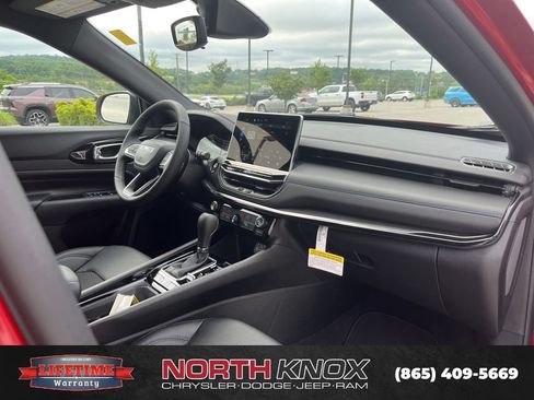 New 2026 Jeep Compass Latitude AWD/4WD image 24
