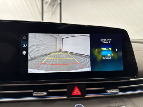 Used 2025 Hyundai Elantra SEL FWD image 24
