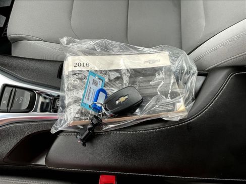 Used 2016 Chevrolet Camaro LT RWD image 32