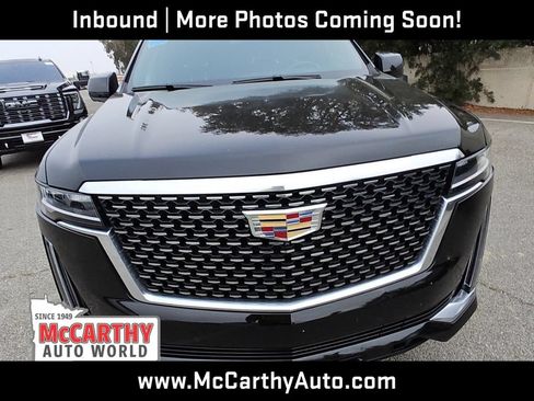 Used 2024 Cadillac Escalade ESV Luxury AWD/4WD image 2