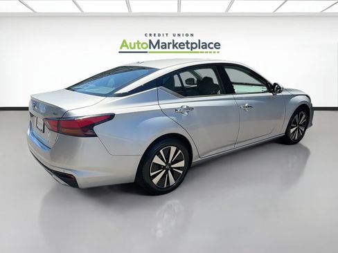 Used 2019 Nissan Altima 2.5 SV FWD image 7