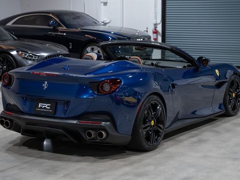 Used 2020 Ferrari Portofino image 7