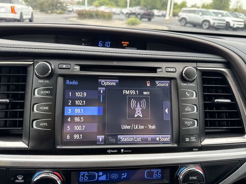 Used 2015 Toyota Highlander XLE AWD/4WD image 17