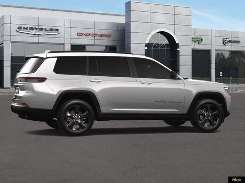 Used 2024 Jeep Grand Cherokee L Altitude AWD/4WD image 15