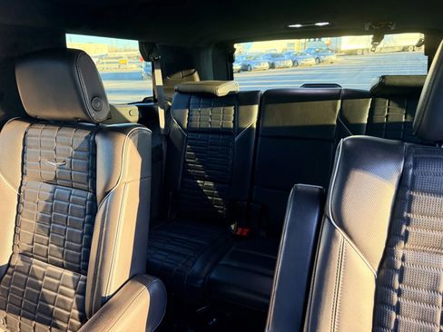 Used 2021 Cadillac Escalade Sport Platinum w/ LPO, ONYX Package image 19