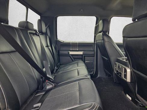 Used 2020 Ford F250 Lariat w/ Chrome Package image 17