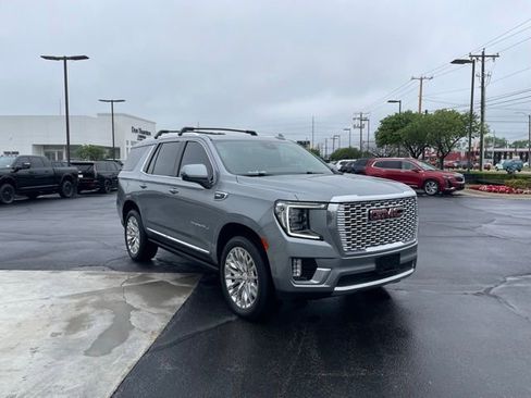 Used 2023 GMC Yukon Denali w/ LPO, Floor Liner Package AWD/4WD image 3