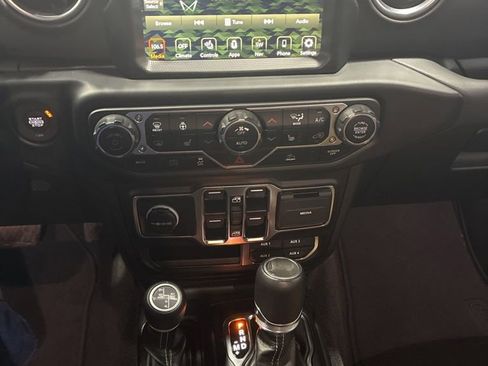 Used 2023 Jeep Wrangler Unlimited Sahara AWD/4WD image 22
