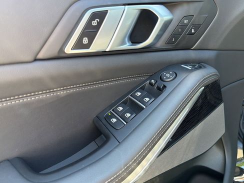 Used 2024 BMW X5 xDrive40i w/ M Sport Package AWD/4WD image 18