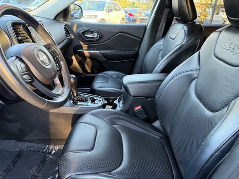 Used 2019 Jeep Cherokee Limited w/ Luxury Group image 19