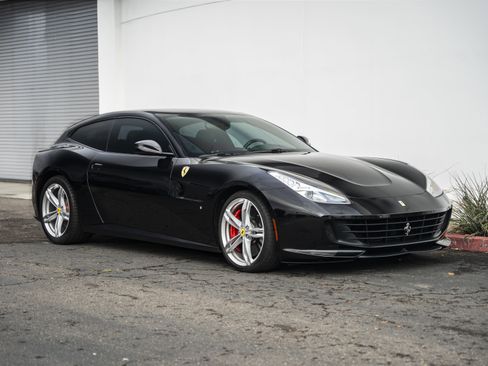 Certified 2018 Ferrari GTC4Lusso image 7