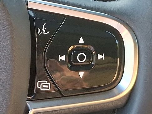 Used 2024 Volvo XC60 B5 Ultimate w/ Protection Package Premier image 22