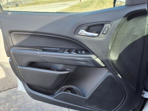 Used 2022 GMC Canyon AT4 image 12