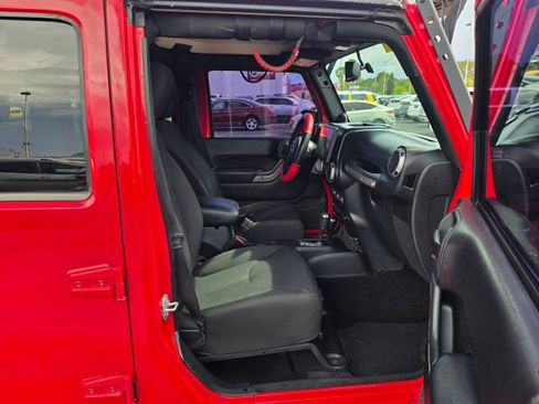 Used 2014 Jeep Wrangler Unlimited Sport w/ Quick Order Package 24S AWD/4WD image 24