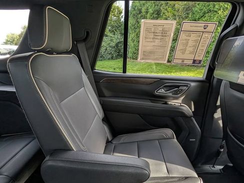 Used 2023 Chevrolet Tahoe Premier w/ Advanced Technology Package AWD/4WD image 29