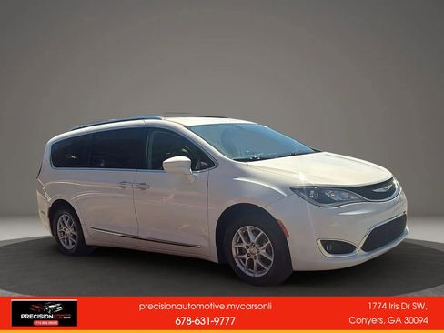 Used 2020 Chrysler Pacifica Touring-L FWD image 8