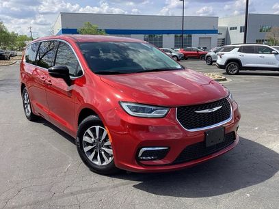 Used 2024 Chrysler Pacifica Limited