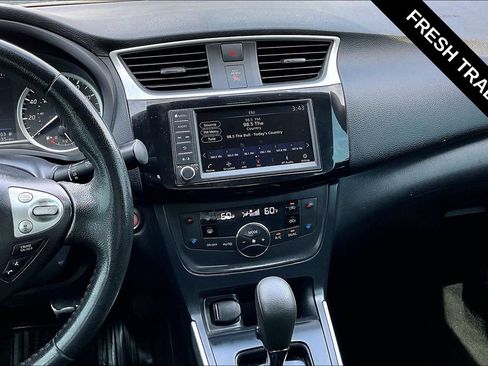 Used 2019 Nissan Sentra SV w/ Special Edition Package FWD image 9