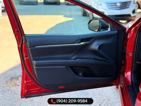 Used 2023 Toyota Camry LE image 10