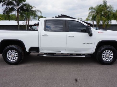 Used 2022 Chevrolet Silverado 2500 LT w/ Convenience Package AWD/4WD image 10
