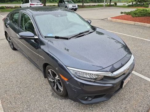 Used 2016 Honda Civic Touring image 4