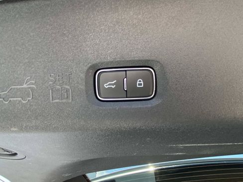 Used 2025 Ford Expedition Active AWD/4WD image 8