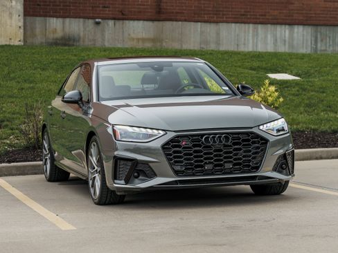 Used 2023 Audi S4 Premium Plus w/ Premium Plus Package AWD/4WD image 2