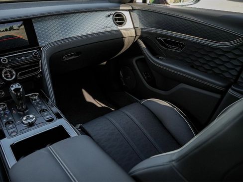 New 2025 Bentley Flying Spur Plug-In Hybrid image 34