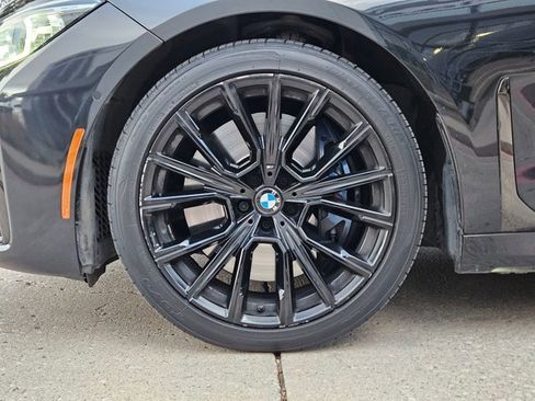 Used 2021 BMW 740i w/ M Sport Package image 25