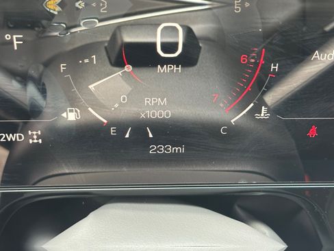 New 2026 GMC Yukon Denali w/ Advanced Technology Package AWD/4WD image 2
