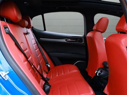 Used 2023 Alfa Romeo Stelvio Veloce image 15