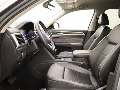 Certified 2022 Volkswagen Atlas SE image 16