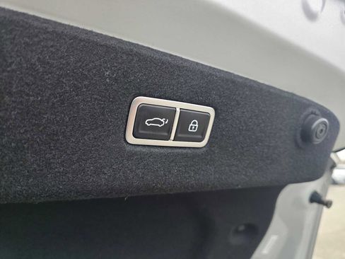 Used 2023 Hyundai Ioniq 6 SE RWD image 17