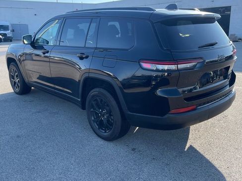 Used 2024 Jeep Grand Cherokee L Altitude image 3