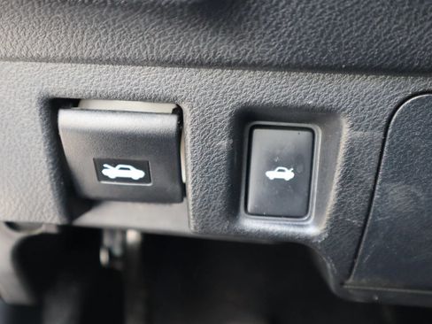 Used 2017 Lexus IS 200t RWD image 33