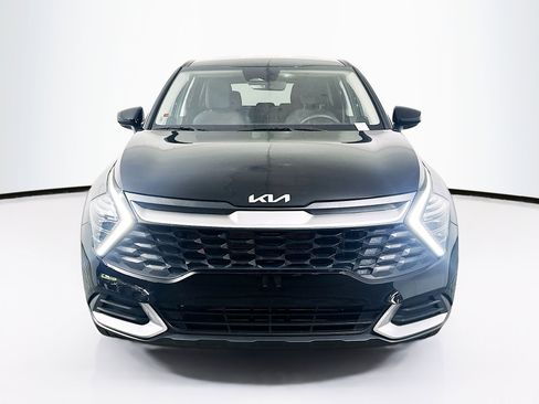 Used 2025 Kia Sportage LX image 2