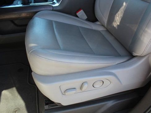 Used 2023 GMC Sierra 1500 SLT image 40