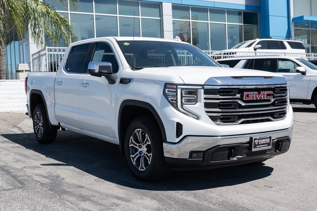 Used 2026 GMC Sierra 1500 SLT RWD image 2