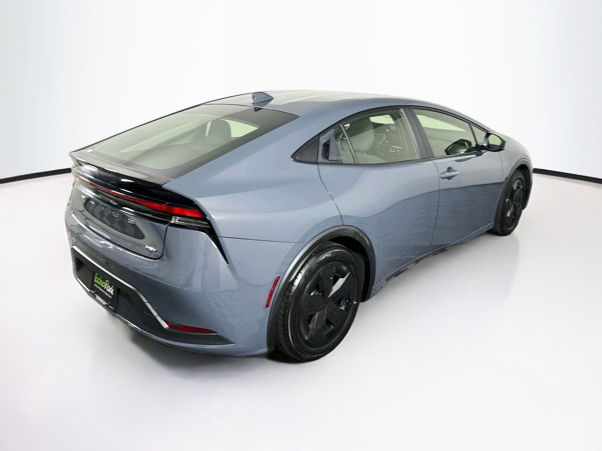 Used 2025 Toyota Prius LE FWD image 9