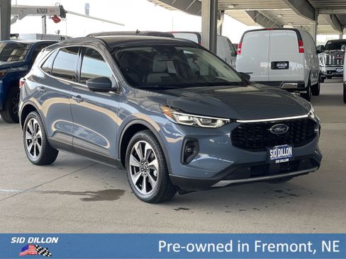 Used 2024 Ford Escape Platinum image 11