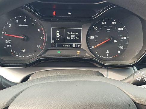 Used 2024 Chevrolet Trax LS w/ LS Convenience Package FWD image 2