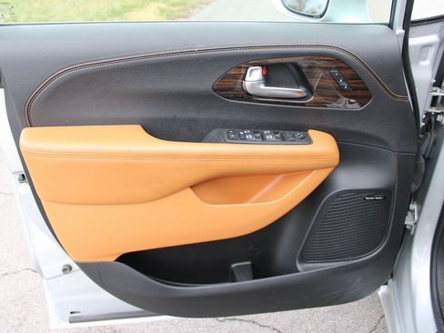 Used 2022 Chrysler Pacifica Pinnacle image 10