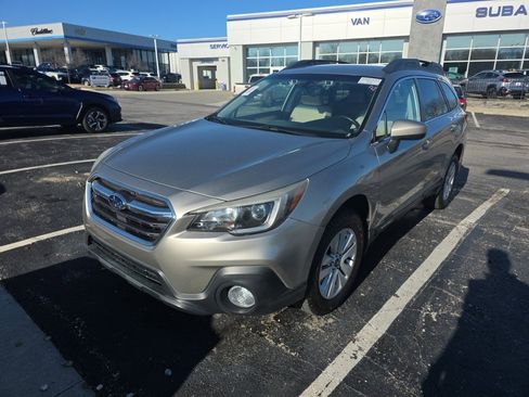 Used 2019 Subaru Outback 2.5i Premium image 9