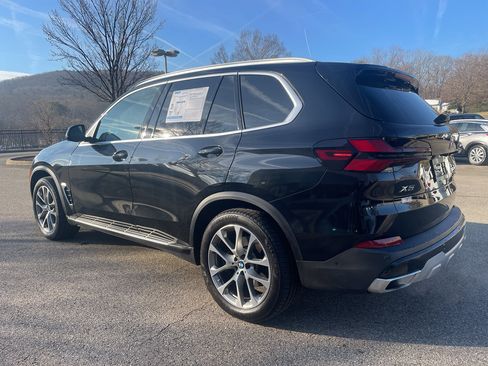 Used 2025 BMW X5 xDrive40i w/ Climate Comfort Package image 5