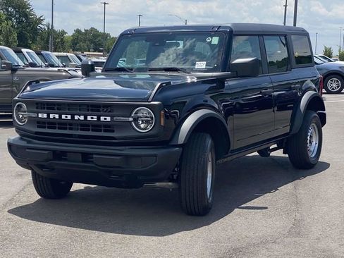 New 2025 Ford Bronco Base image 17