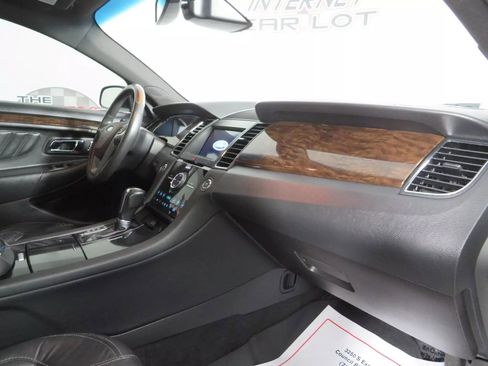 Used 2018 Ford Taurus Limited image 12