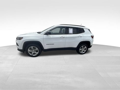 Used 2024 Jeep Compass Latitude AWD/4WD image 4