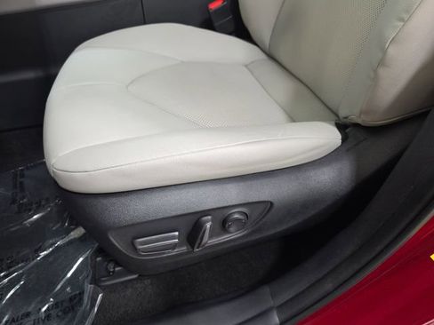 Certified 2024 Toyota Grand Highlander AWD image 26